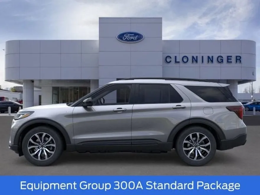 2025 Ford Explorer ST-Line photo 1
