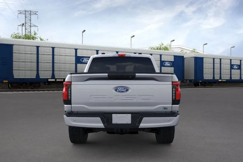 2025 Ford F-150 Lightning XLT photo 1