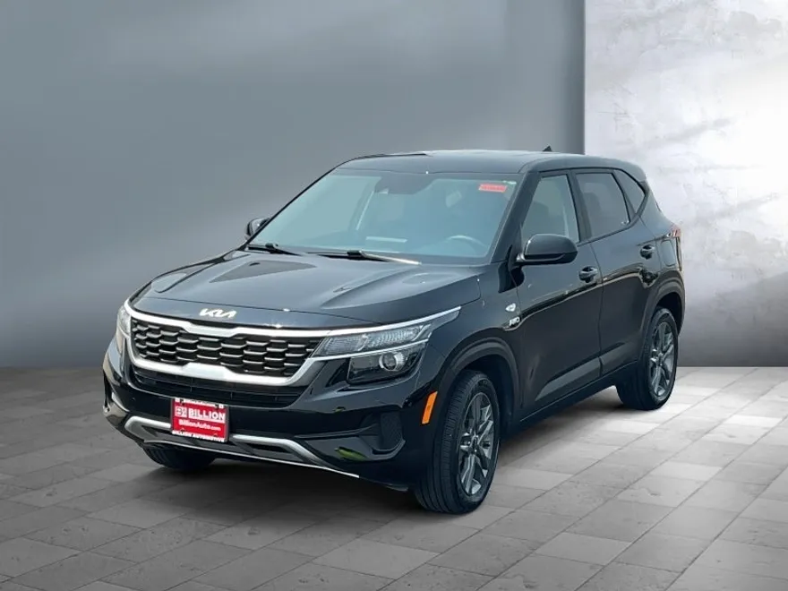 2023 Kia Seltos LX photo 1