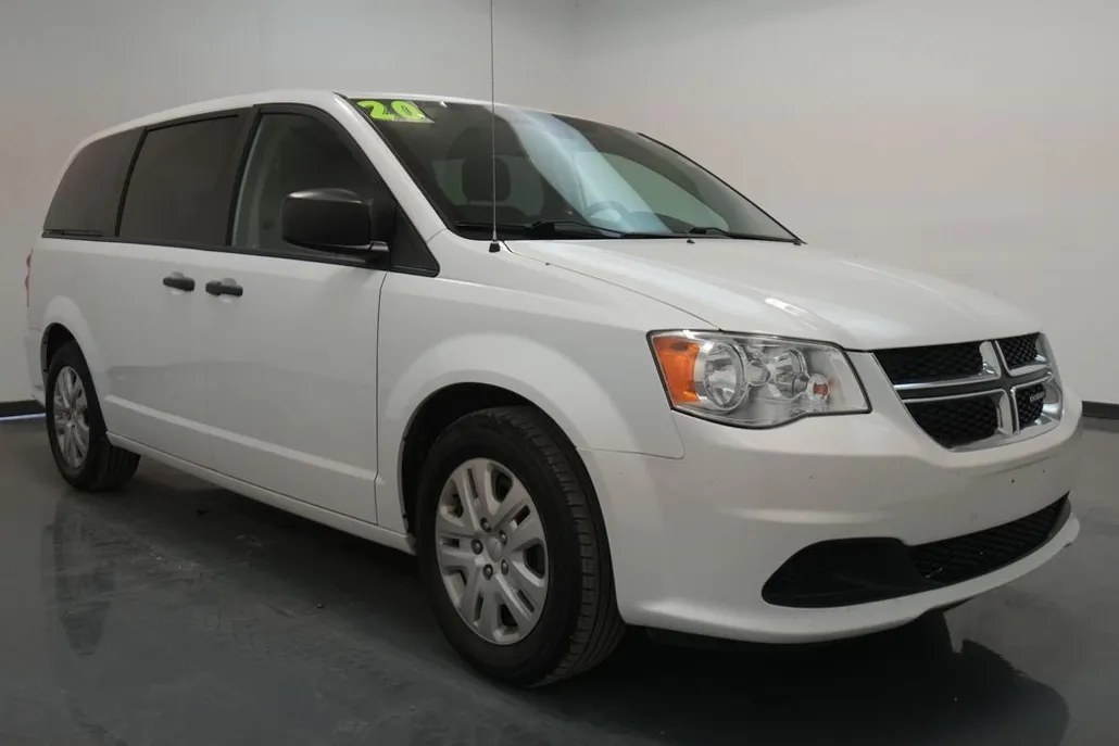 2020 Dodge Grand Caravan SE photo 1