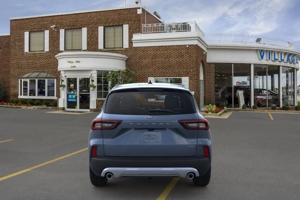 2025 Ford Escape photo 1