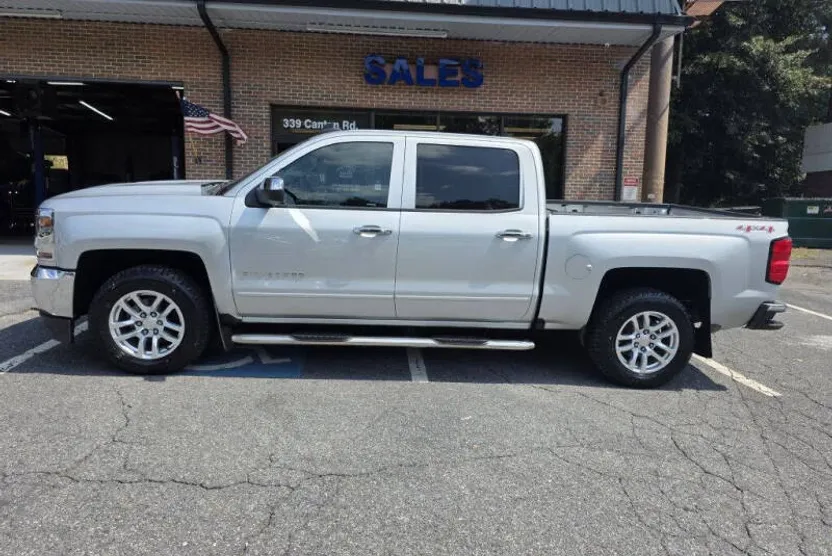 2016 Chevrolet Silverado 1500 LT photo 1
