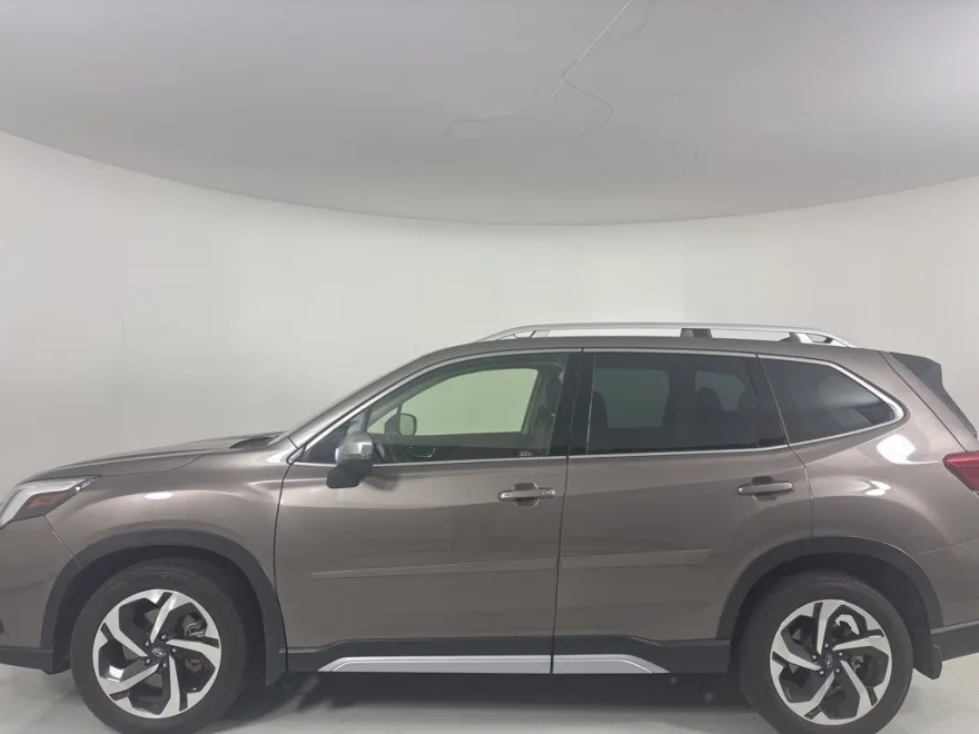 2024 Subaru Forester Touring photo 1