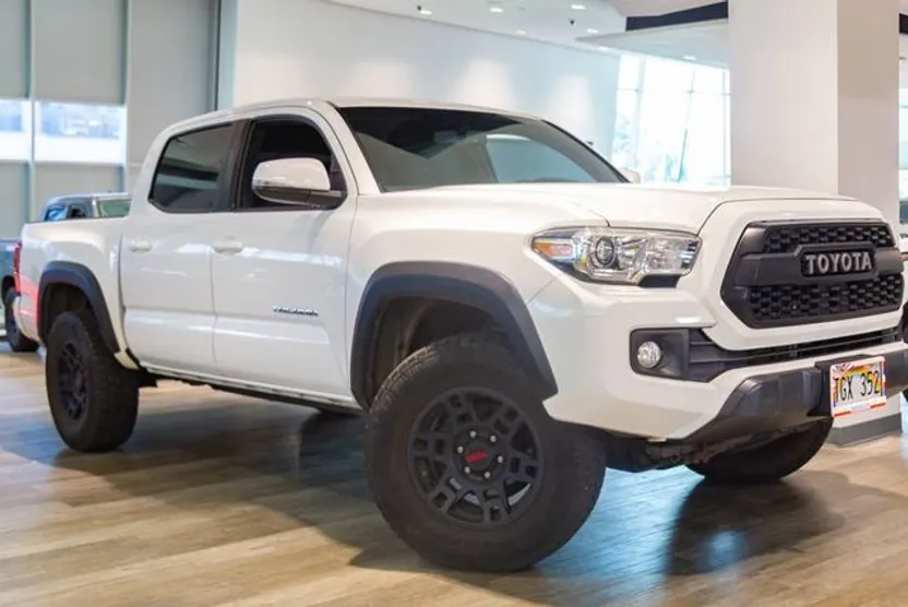 2017 Toyota Tacoma SR5 Sport TRD Pro photo 1