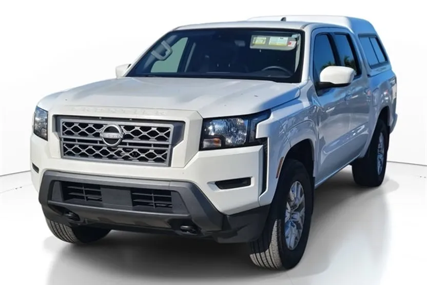 2022 Nissan Frontier Crew Cab photo 1