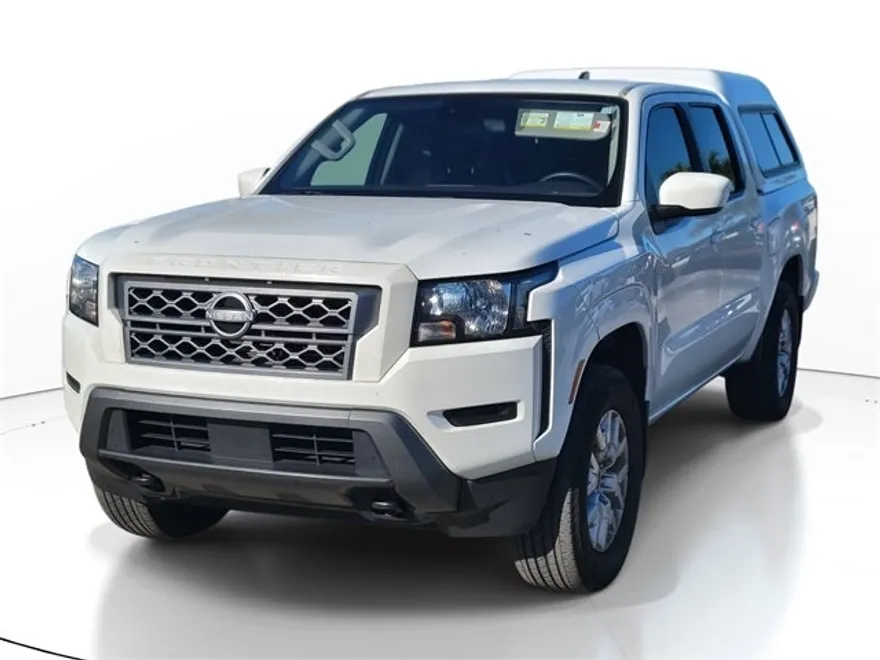 2022 Nissan Frontier Crew Cab photo 1