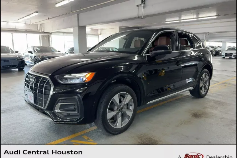 2023 Audi Q5 Premium Plus photo 1