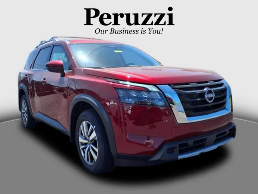 2025 Nissan Pathfinder SL photo 1