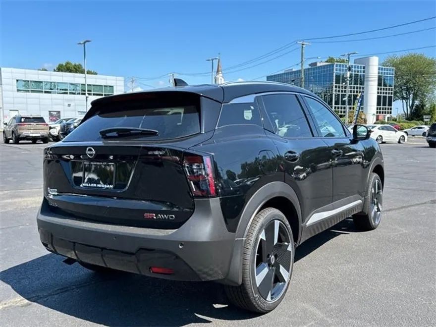 2025 Nissan Kicks SR photo 1