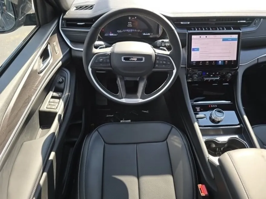 2025 Jeep Grand Cherokee Limited photo 1