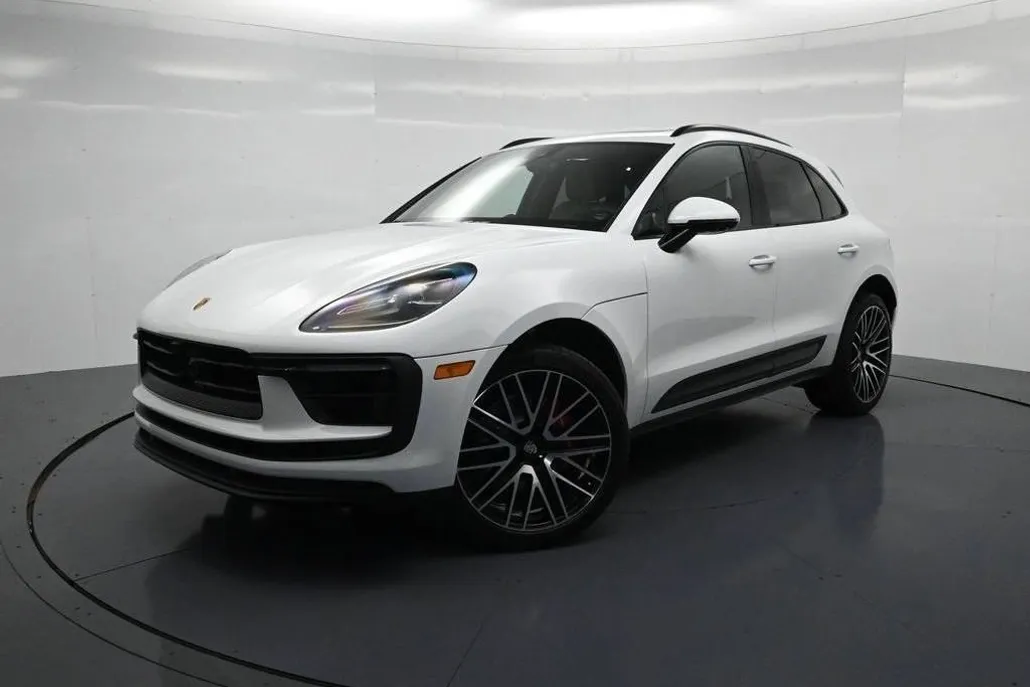 2025 Porsche Macan S photo 1