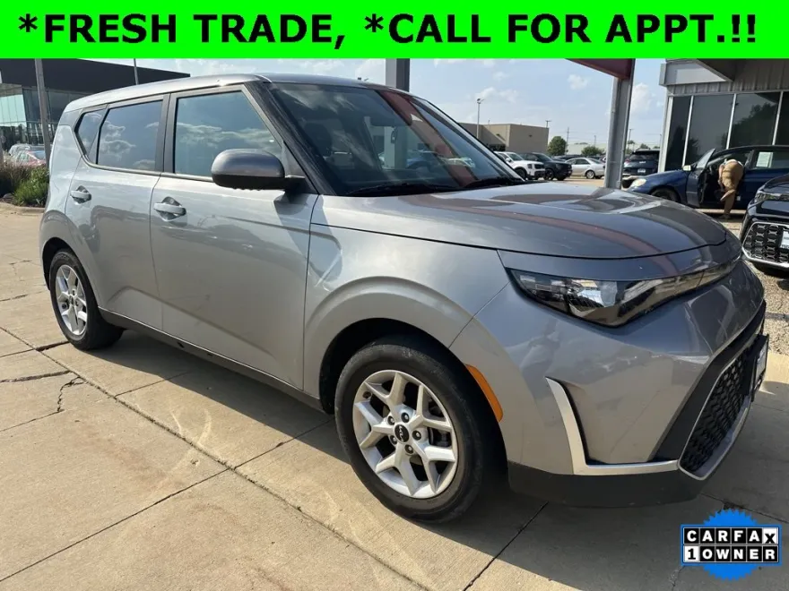 2023 Kia Soul LX photo 1