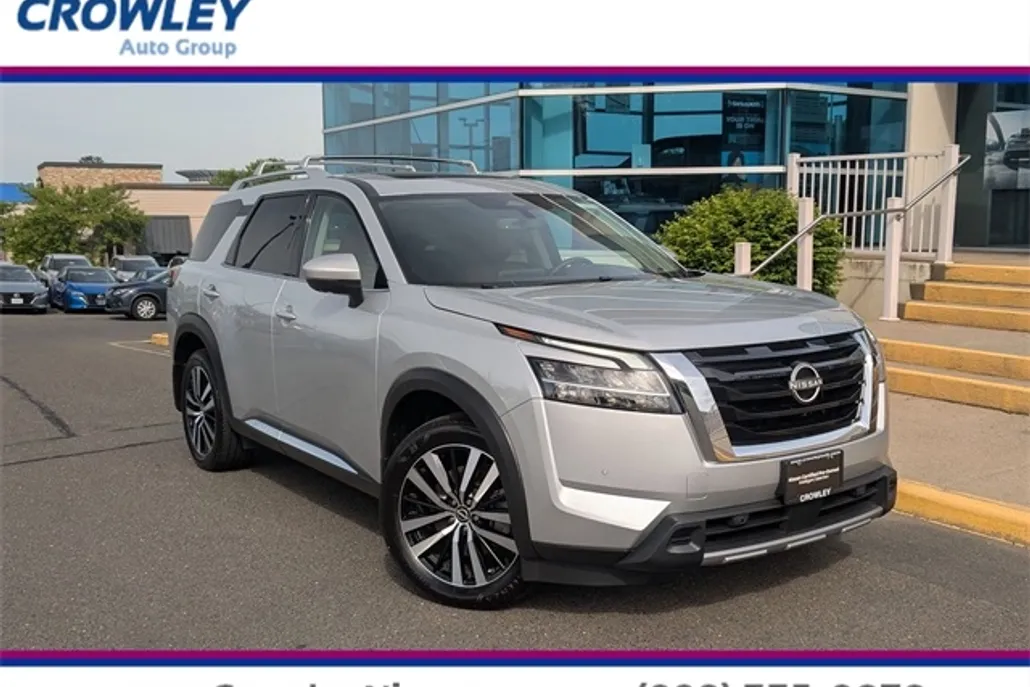 2024 Nissan Pathfinder Platinum photo 1