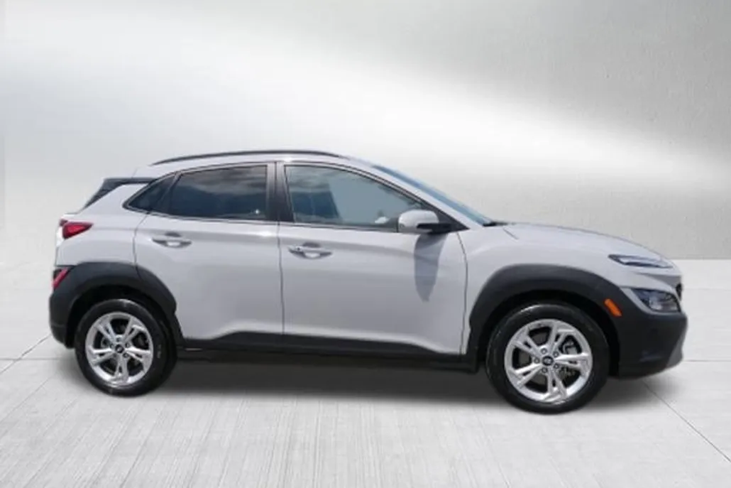 2023 Hyundai Kona SEL photo 1