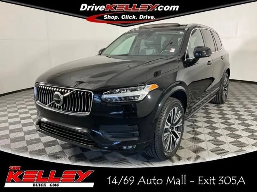 2021 Volvo XC90 Momentum photo 1