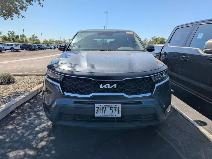 2023 Kia Sorento LX photo 1