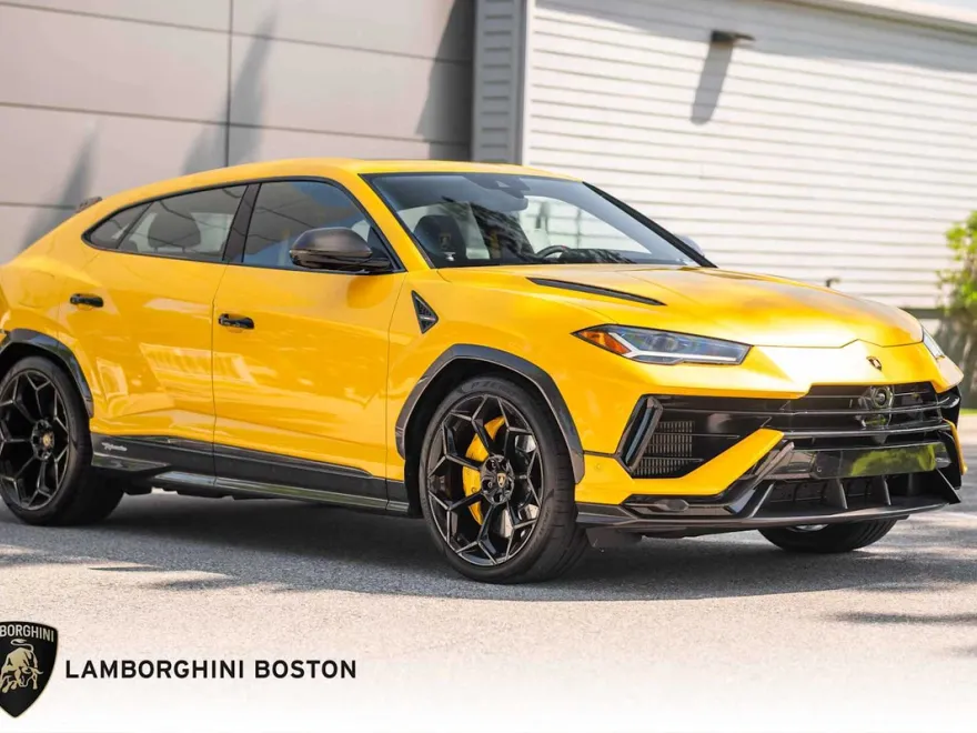 2024 Lamborghini Urus Performante photo 1