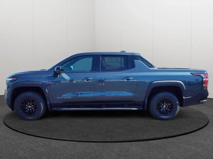 2025 Chevrolet Silverado EV LT photo 1