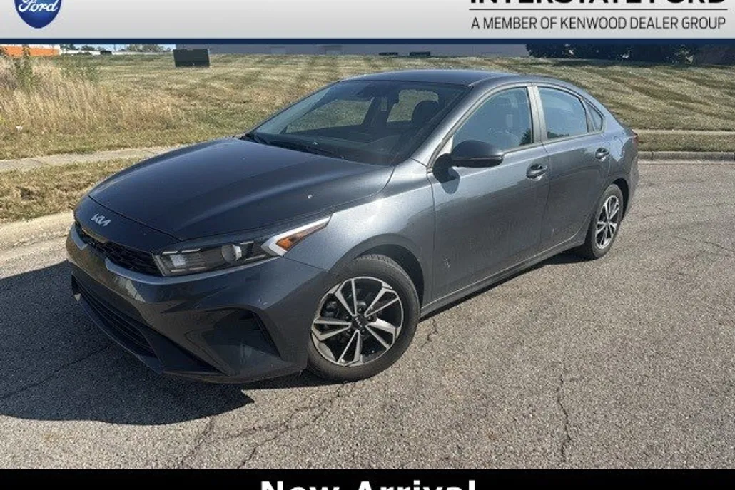 2024 Kia Forte LXS photo 1