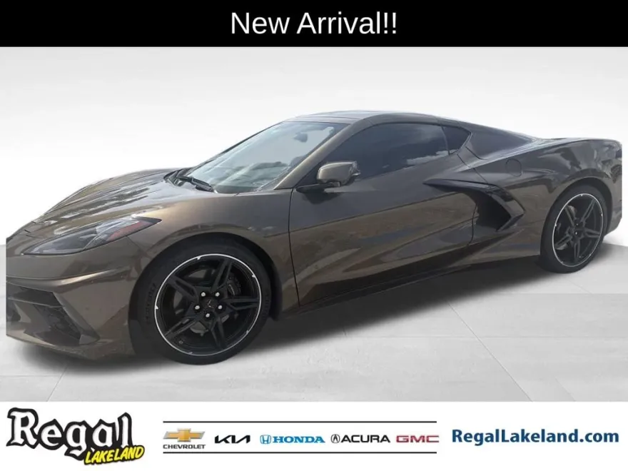 2020 Chevrolet Corvette 2LT photo 1