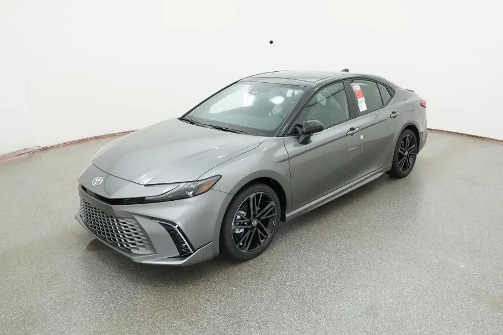 2025 Toyota Camry XSE photo 1