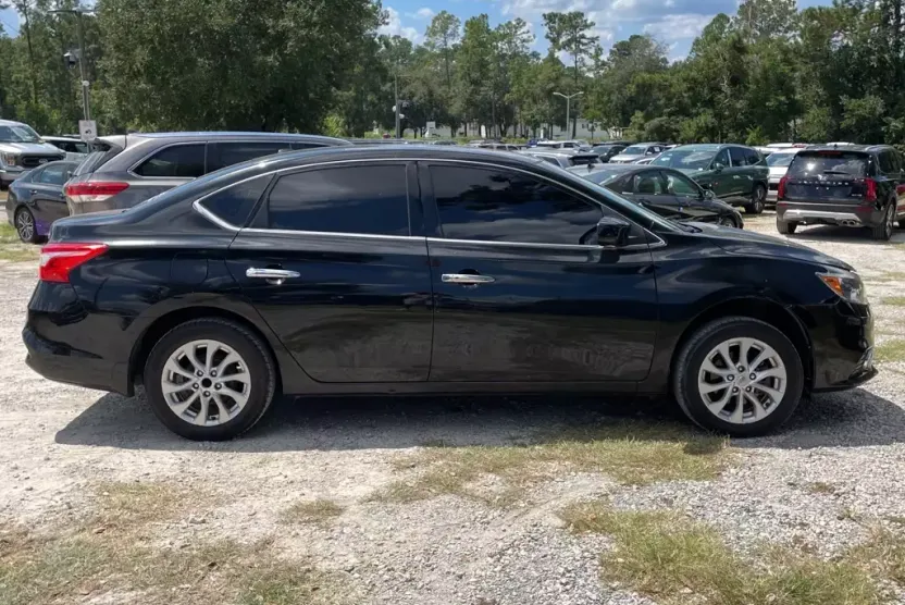 2018 Nissan Sentra SV photo 1
