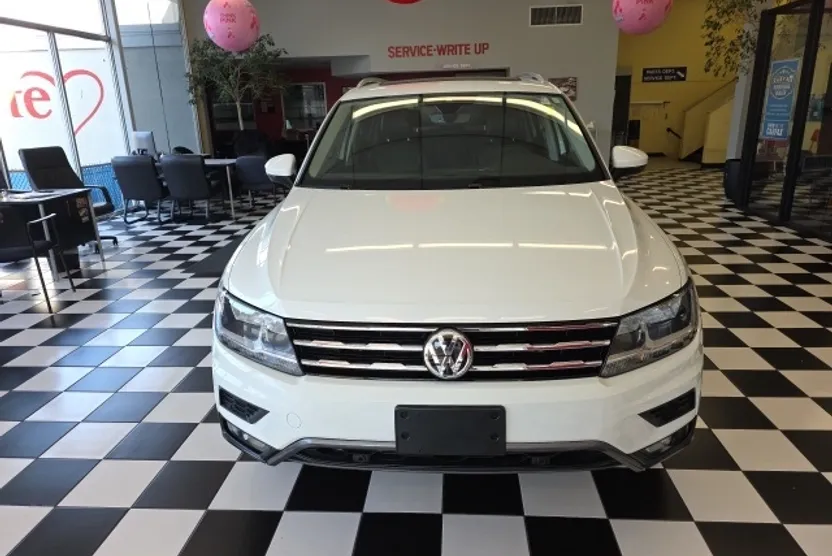 2021 Volkswagen Tiguan SEL photo 1