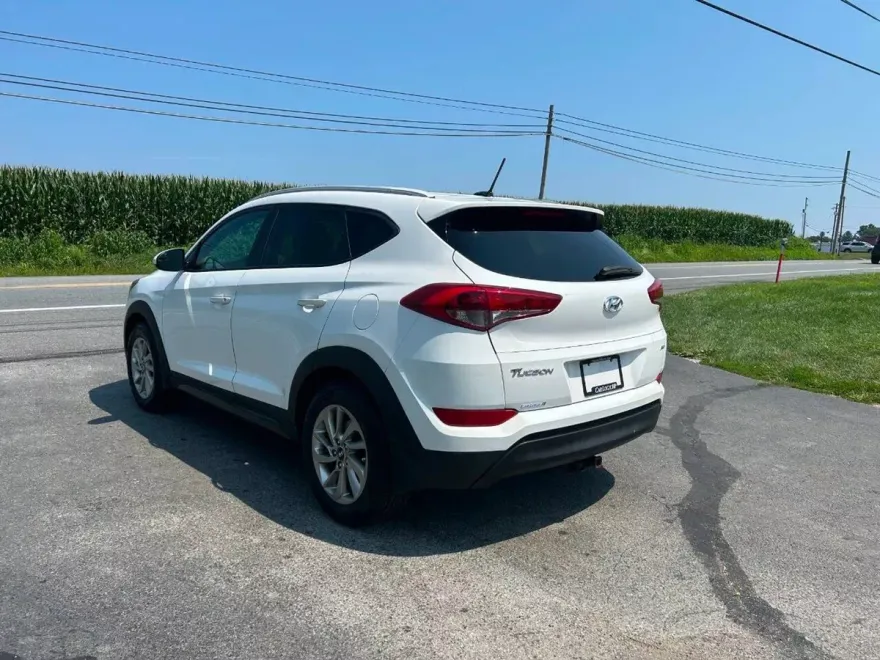 2016 Hyundai Tucson SE Sport photo 1