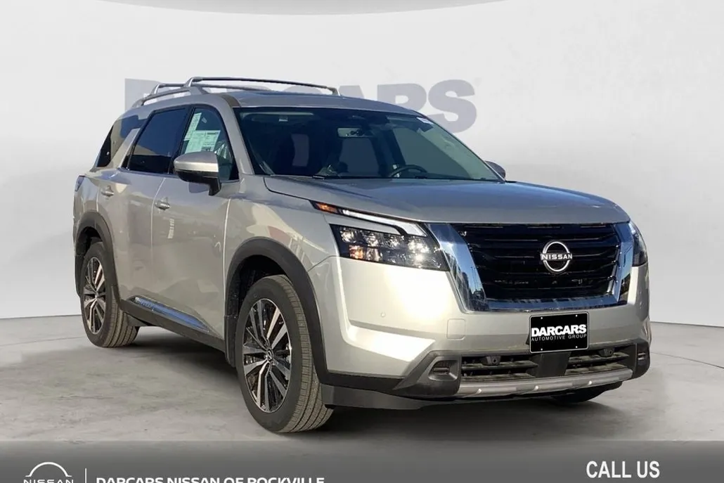 2025 Nissan Pathfinder Platinum photo 1