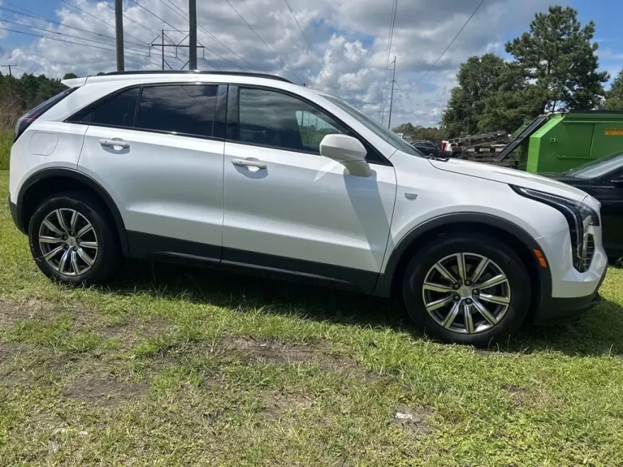 2020 Cadillac XT4 Sport photo 1