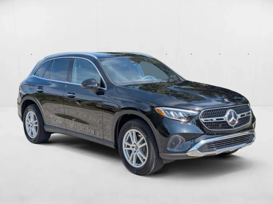 2025 Mercedes Benz GLC 300 4MATIC photo 1