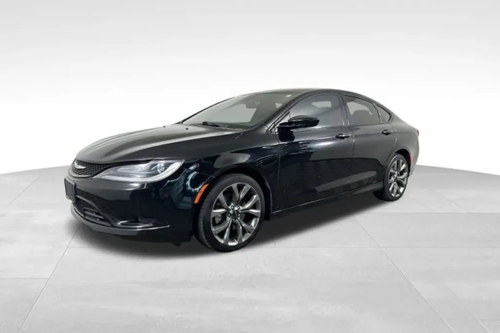 2016 Chrysler 200 S photo 1