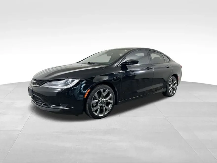 2016 Chrysler 200 S photo 1
