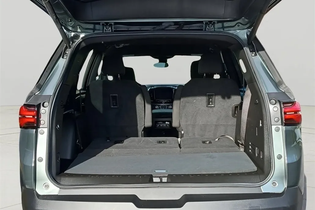 2023 Chevrolet Traverse 1LT photo 1