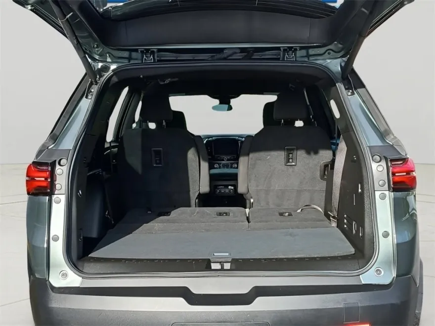 2023 Chevrolet Traverse 1LT photo 1
