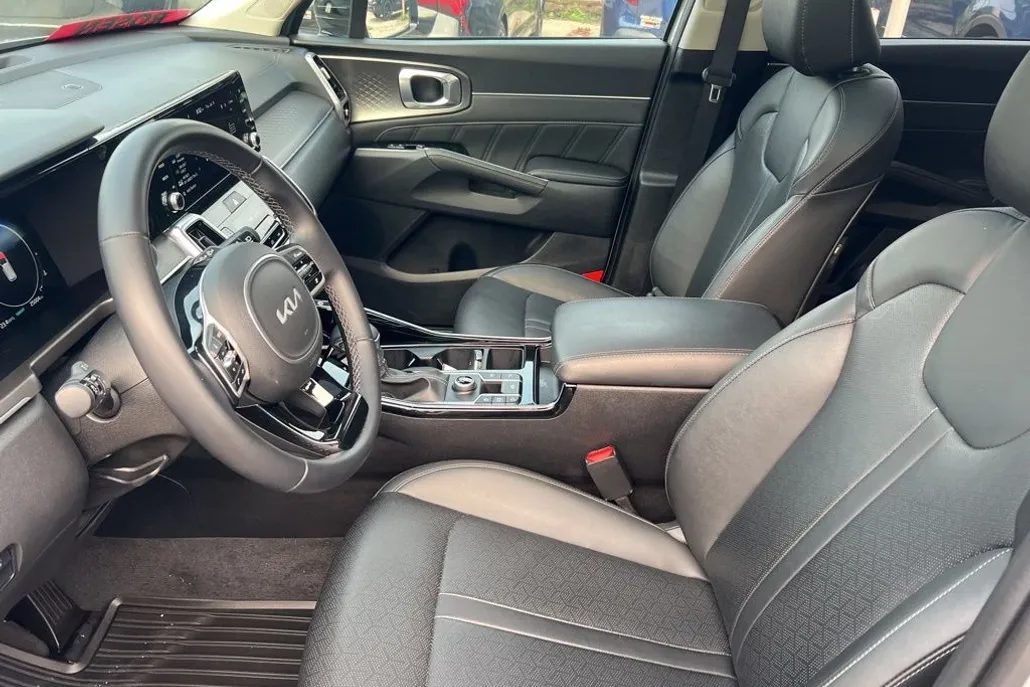 2023 Kia Sorento SX photo 1