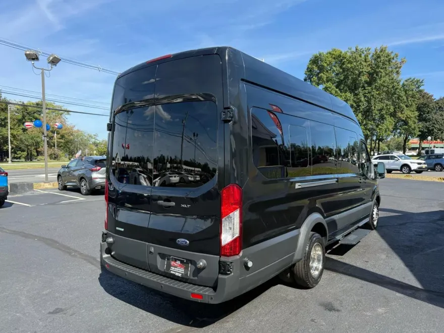 2017 Ford Transit XLT Van photo 1