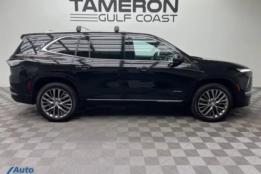 2025 Buick Enclave Avenir photo 1