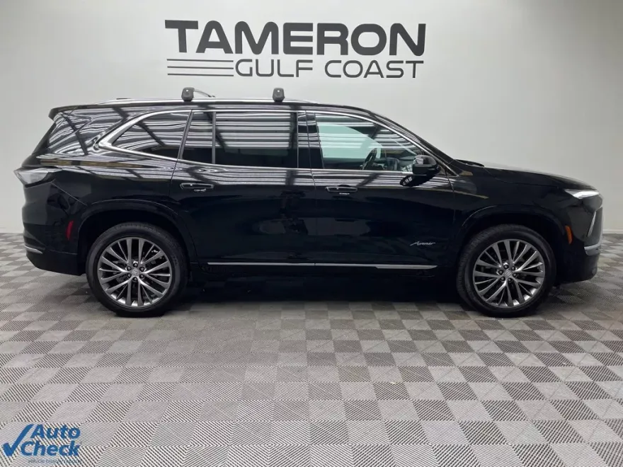2025 Buick Enclave Avenir photo 1