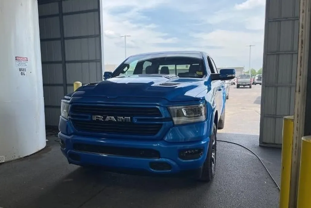 2022 Ram 1500 Laramie photo 1