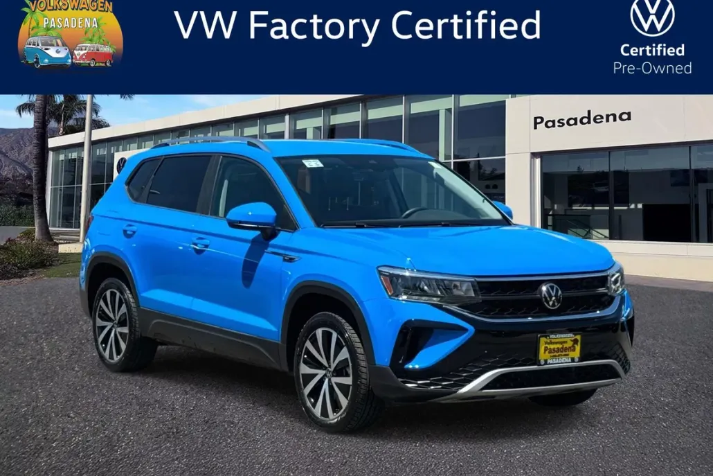 2023 Volkswagen Taos SE photo 1