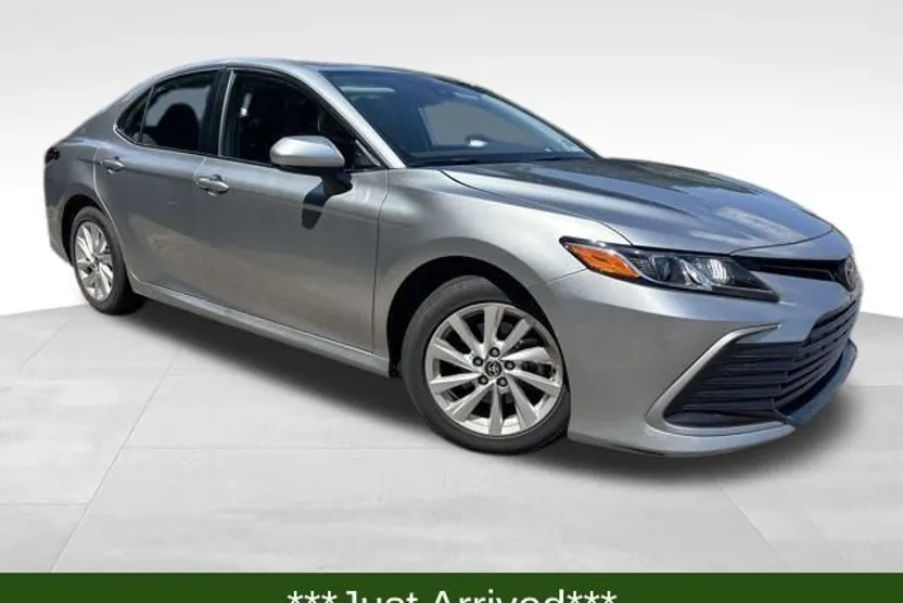 2024 Toyota Camry LE photo 1