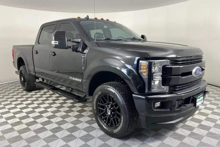 2019 Ford F-350 Lariat photo 1