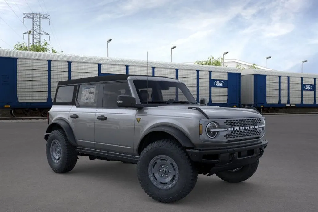 2025 Ford Bronco Badlands photo 1