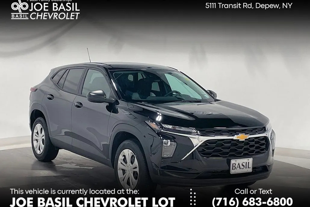 2024 Chevrolet Trax LS photo 1
