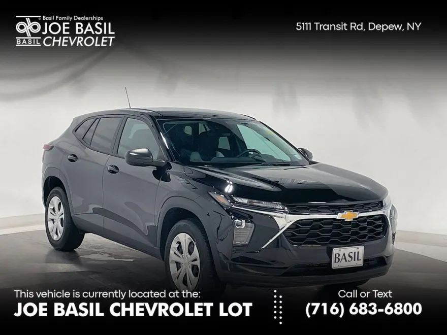 2024 Chevrolet Trax LS photo 1