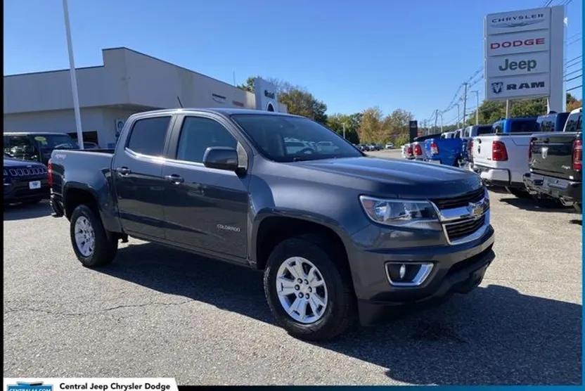2017 Chevrolet Colorado LT photo 1