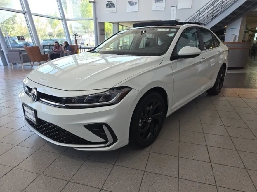2025 Volkswagen Jetta SE photo 1