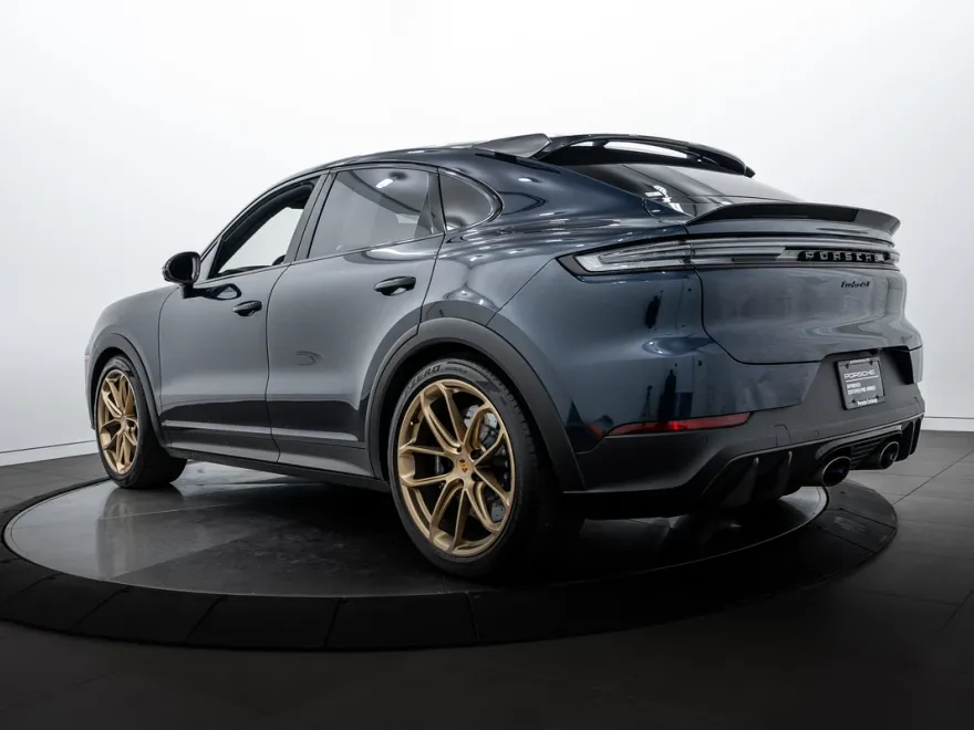 2024 Porsche Cayenne Turbo GT photo 3