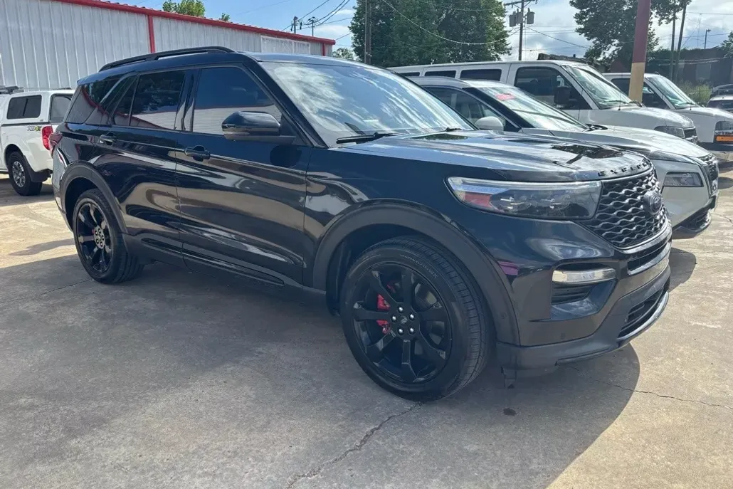 2020 Ford Explorer ST photo 1